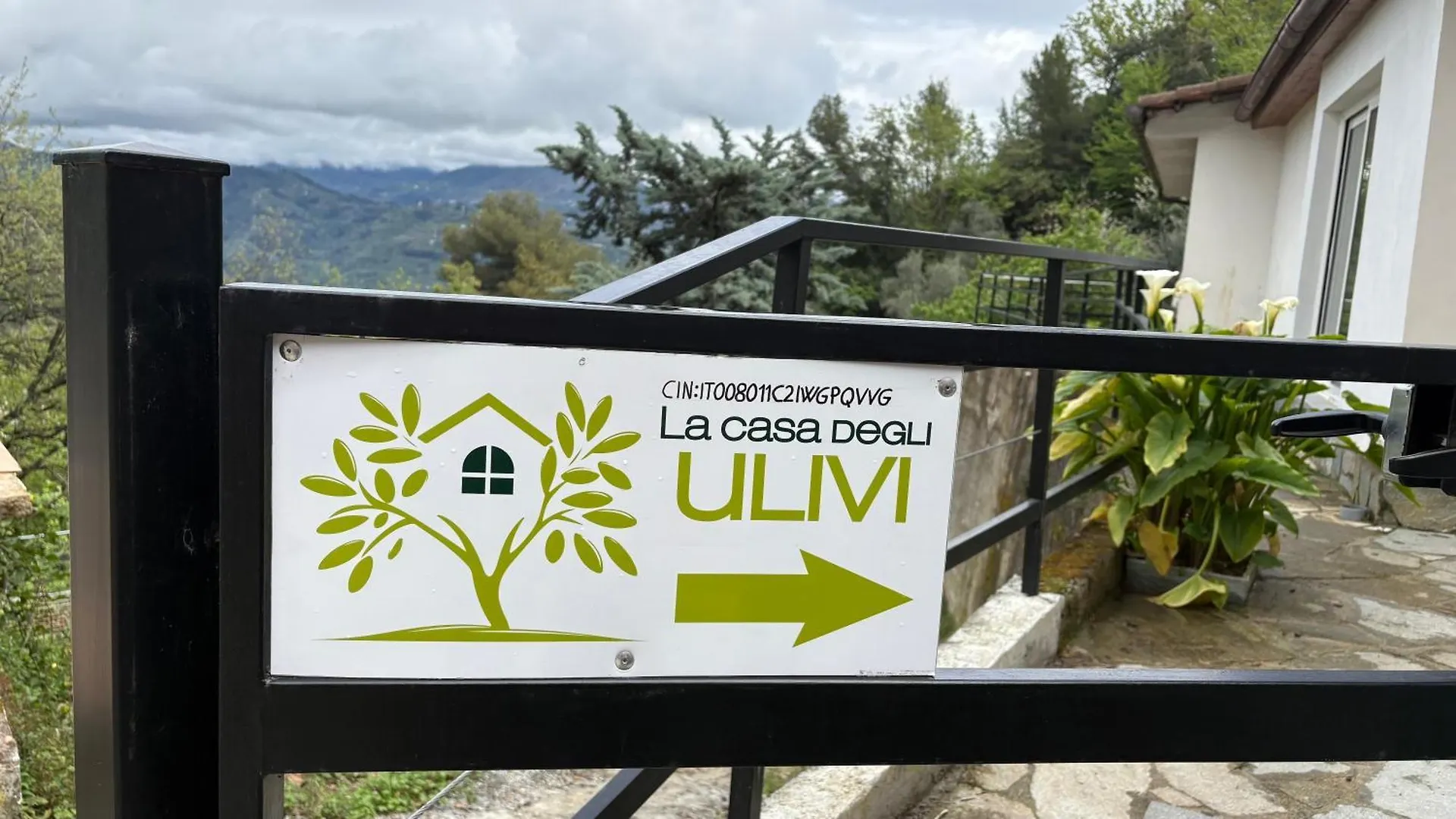 La Casa Degli Ulivi Villa Camporosso  Italy